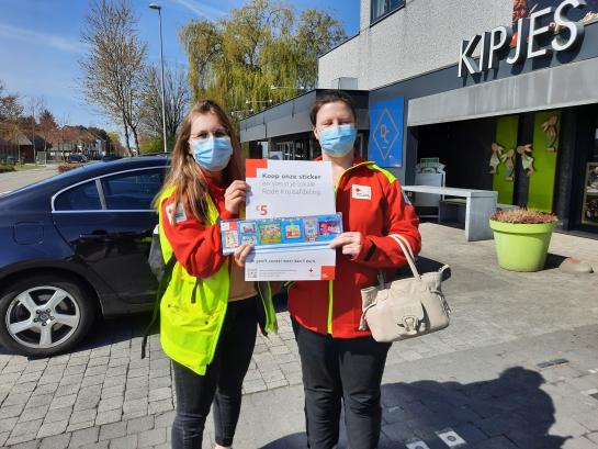 vrijwilligers gaan rond in Heusden